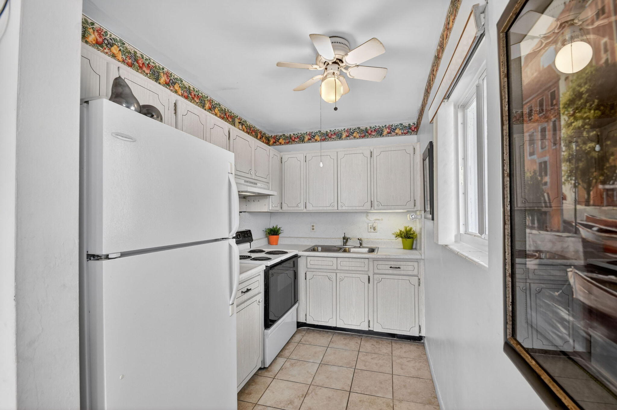 MURRY HILLS APT BLDG CONDO - Residential