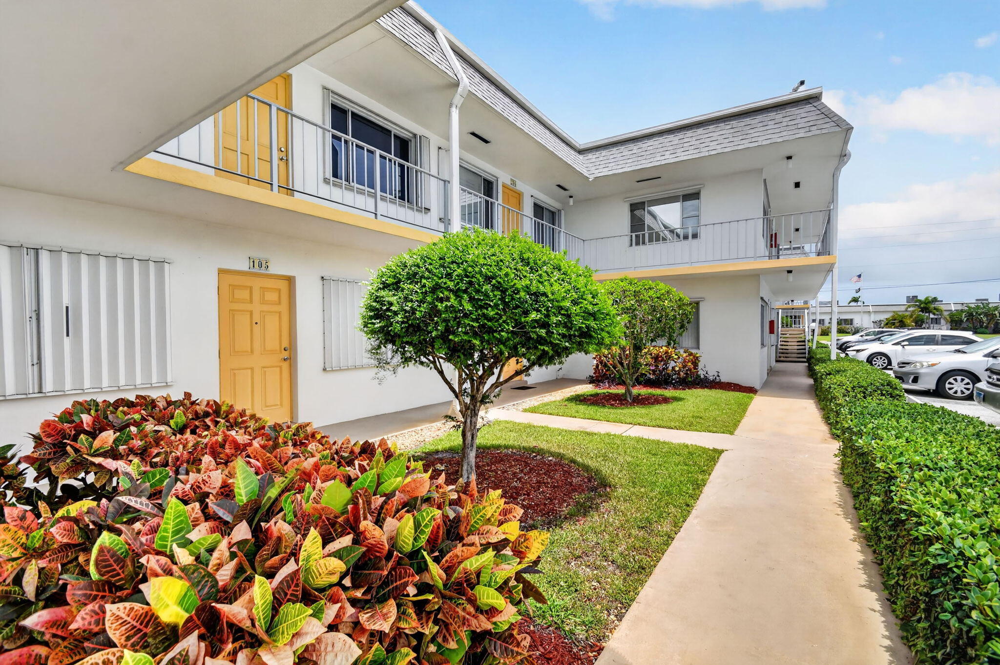 MURRY HILLS APT BLDG CONDO - Residential