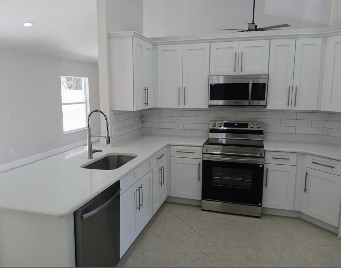 PORT ST LUCIE SECTION 17 - Residential Lease