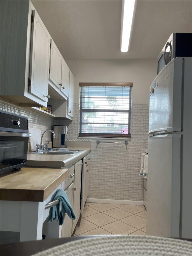 TOWNSITE APTS THREE CONDO - Residential Lease