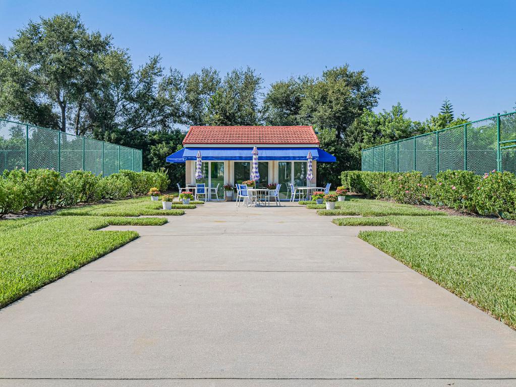 LAGUNA OF VERO - Residential