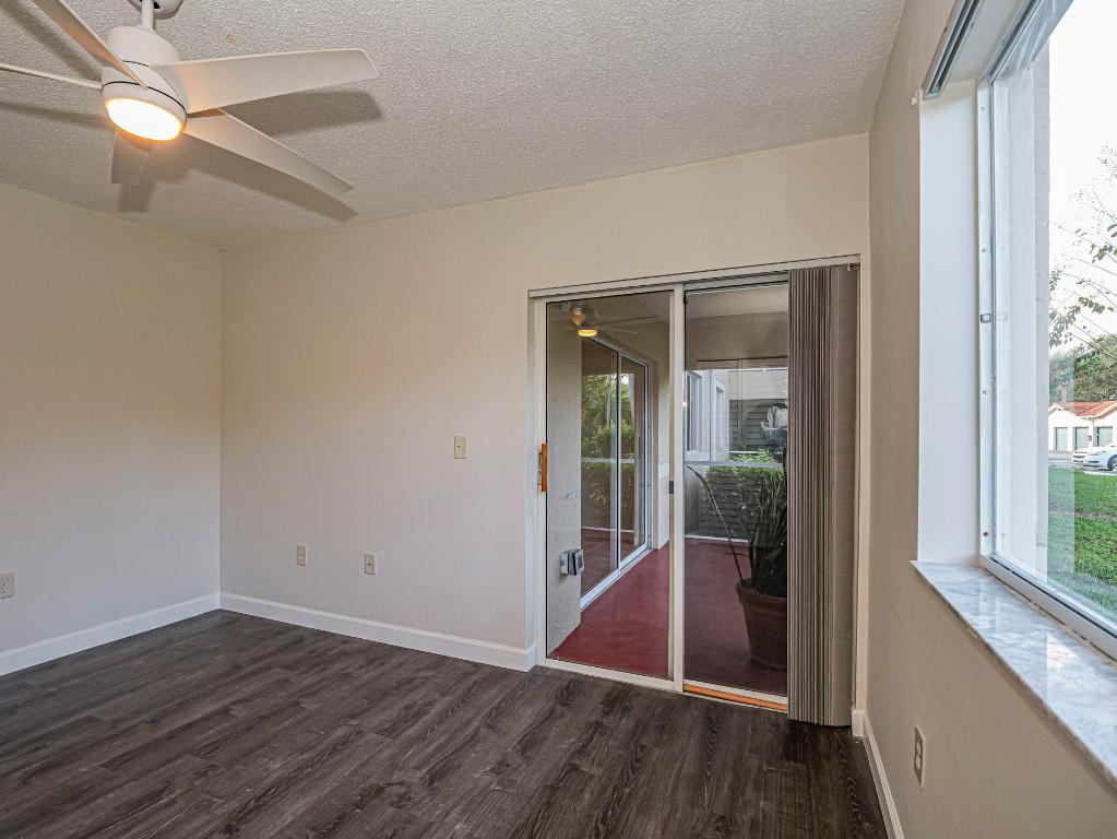 LAGUNA OF VERO - Residential