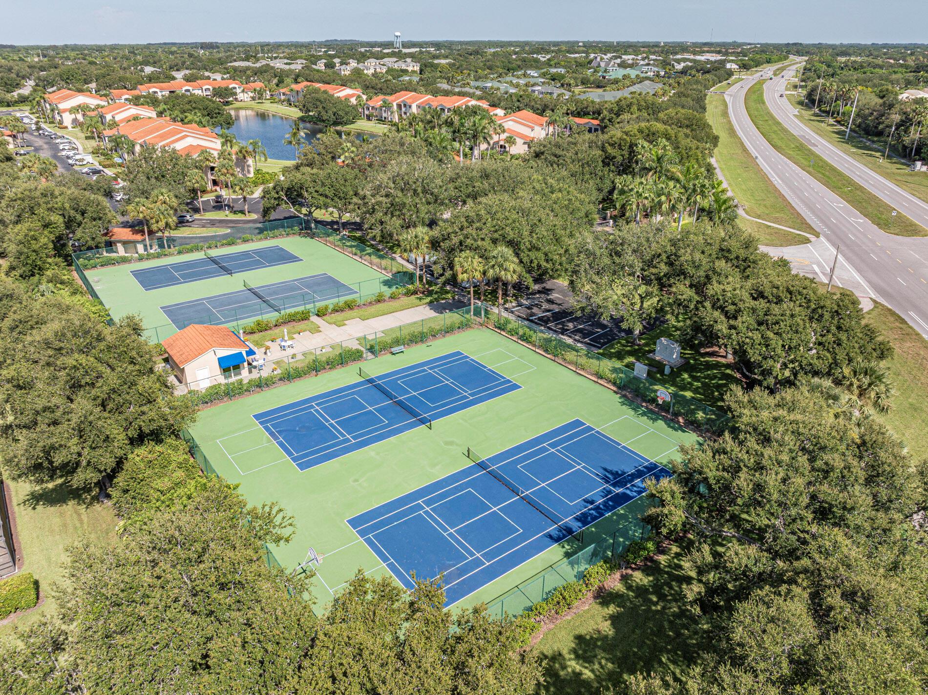 LAGUNA OF VERO - Residential