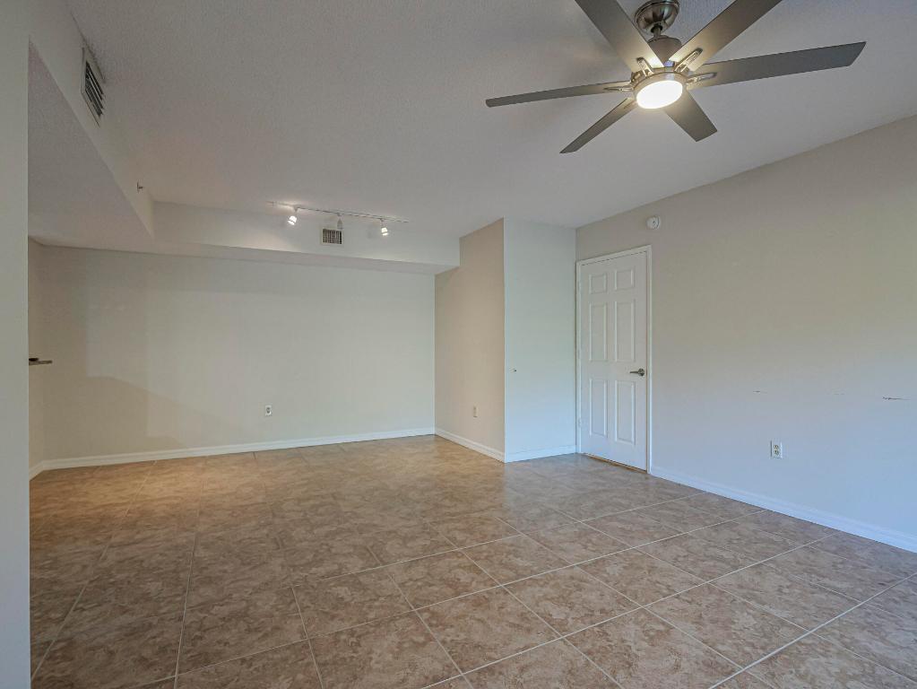 LAGUNA OF VERO - Residential