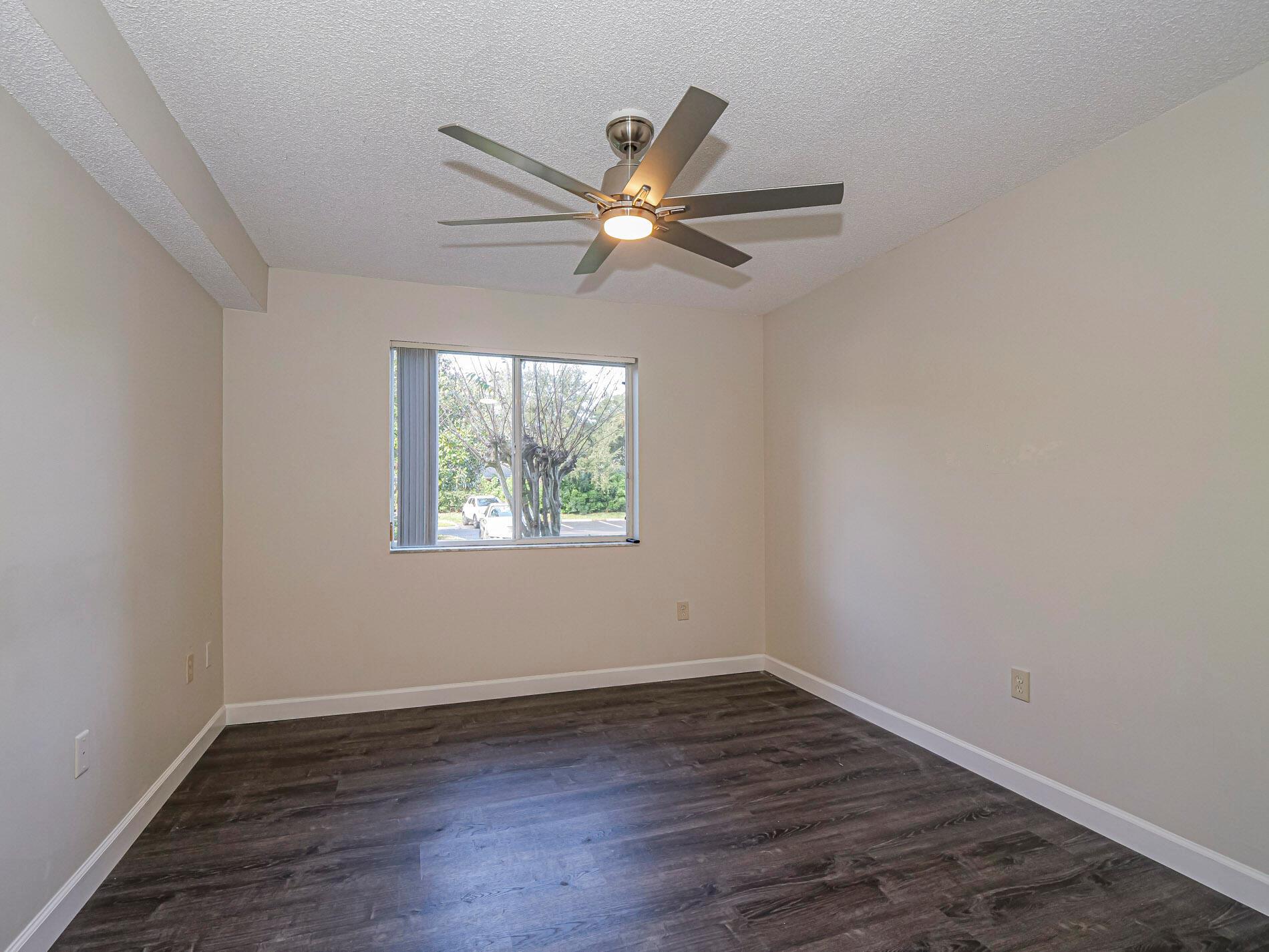 LAGUNA OF VERO - Residential