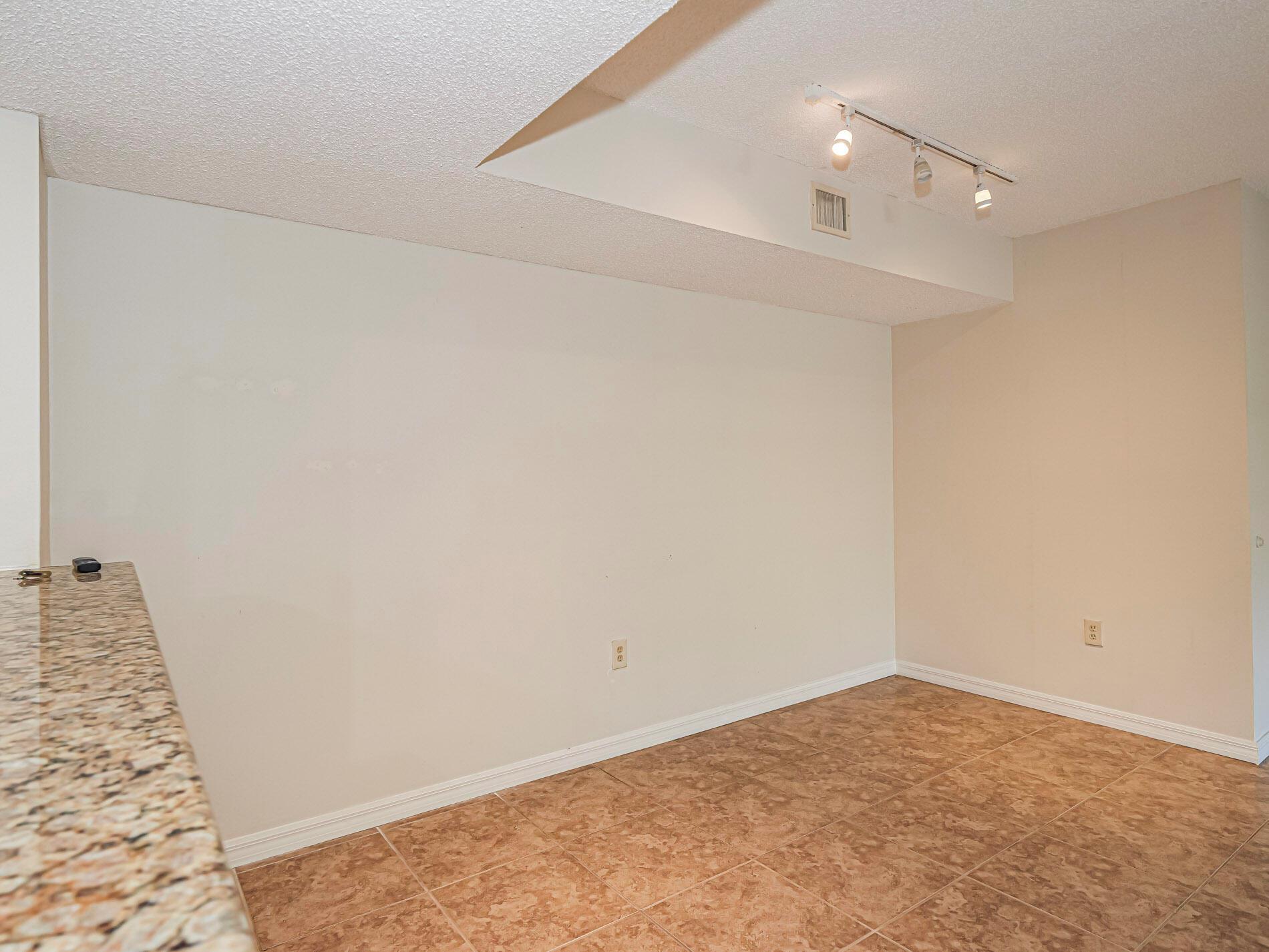 LAGUNA OF VERO - Residential