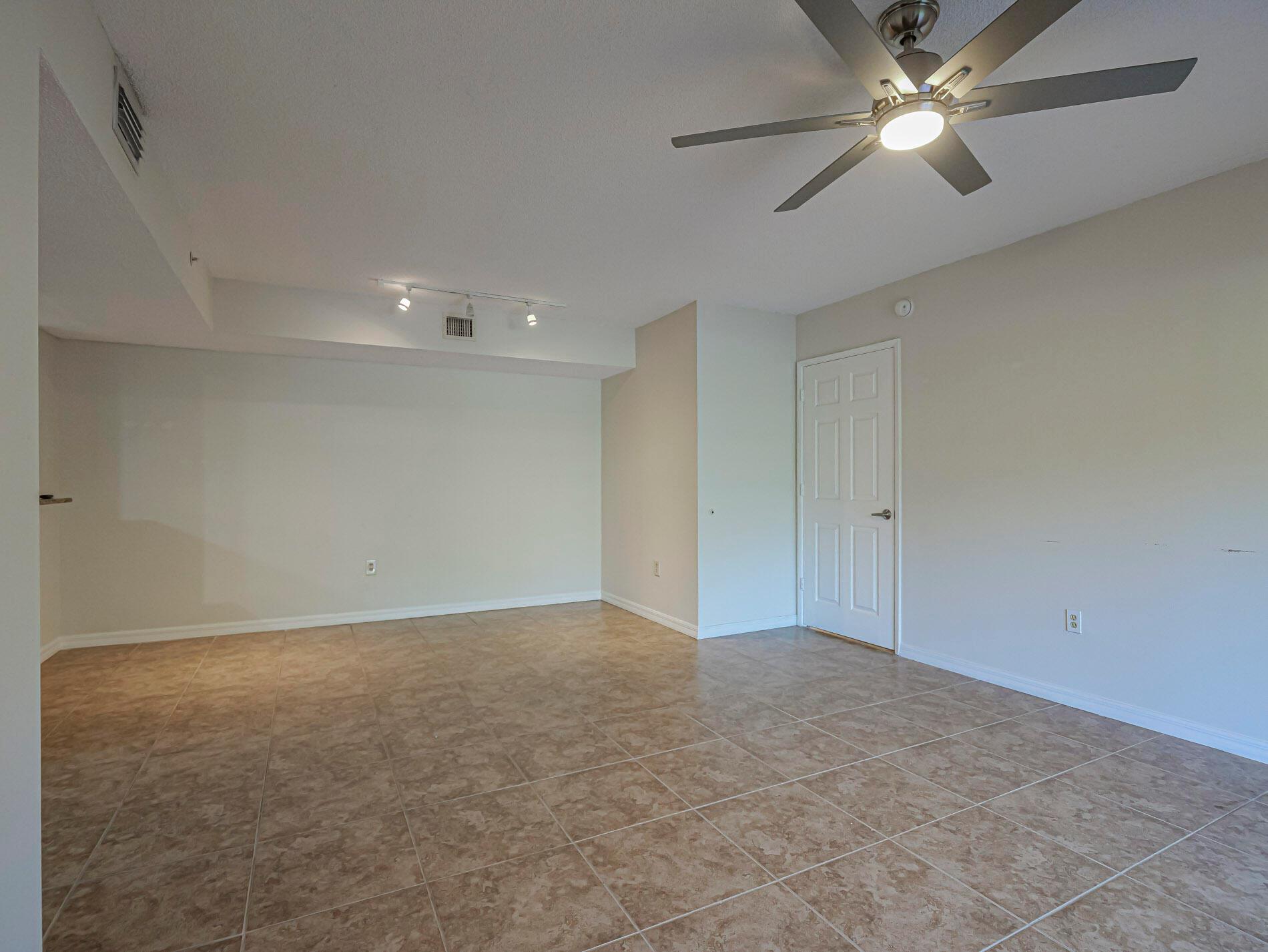 LAGUNA OF VERO - Residential