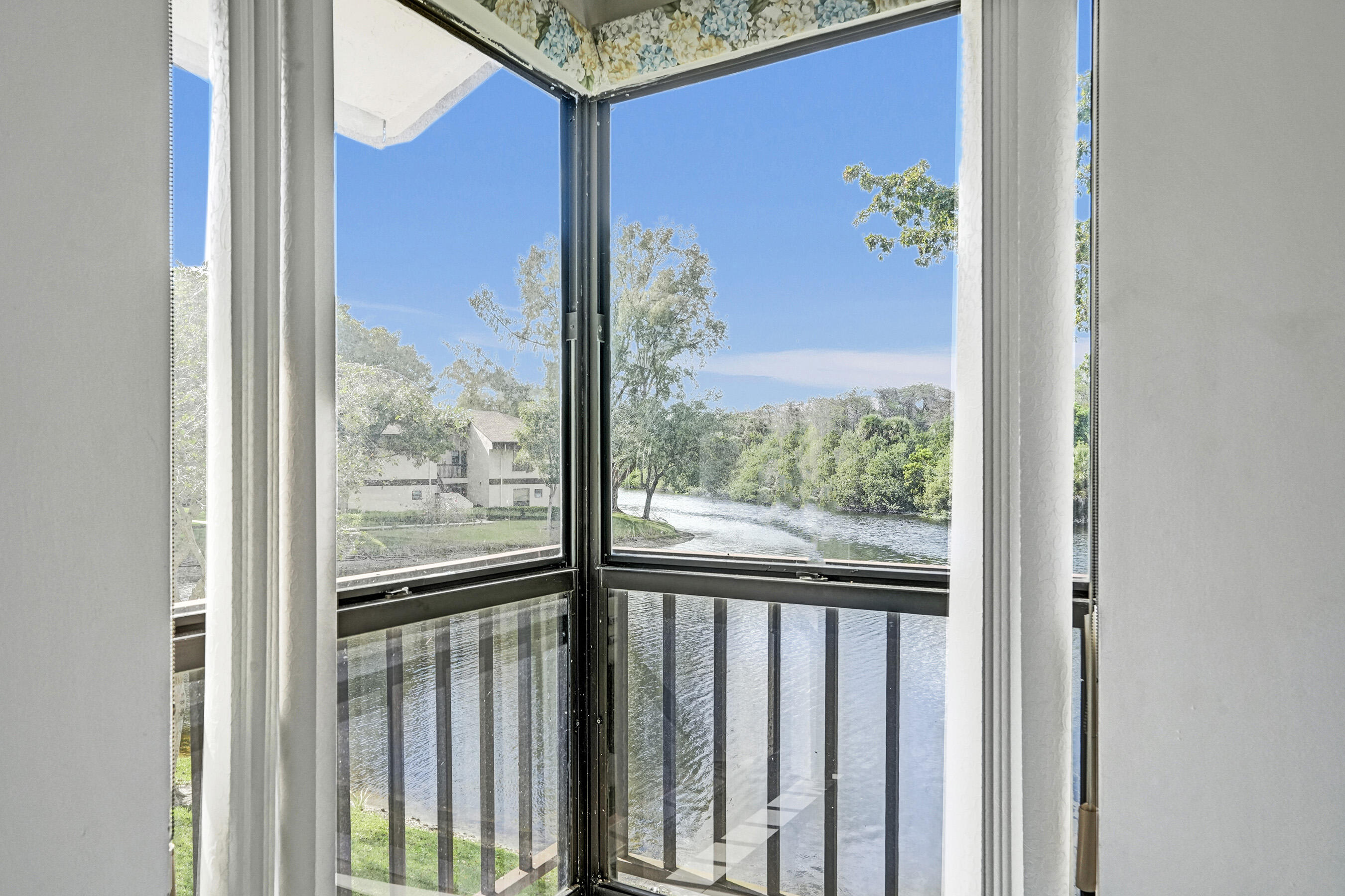 BAYWOOD VILLAGE I-A CONDO - Residential