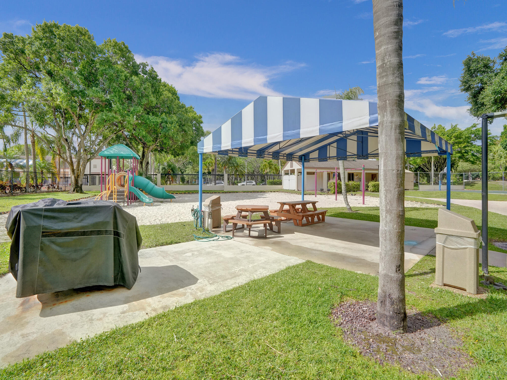 BAYWOOD VILLAGE I-A CONDO - Residential