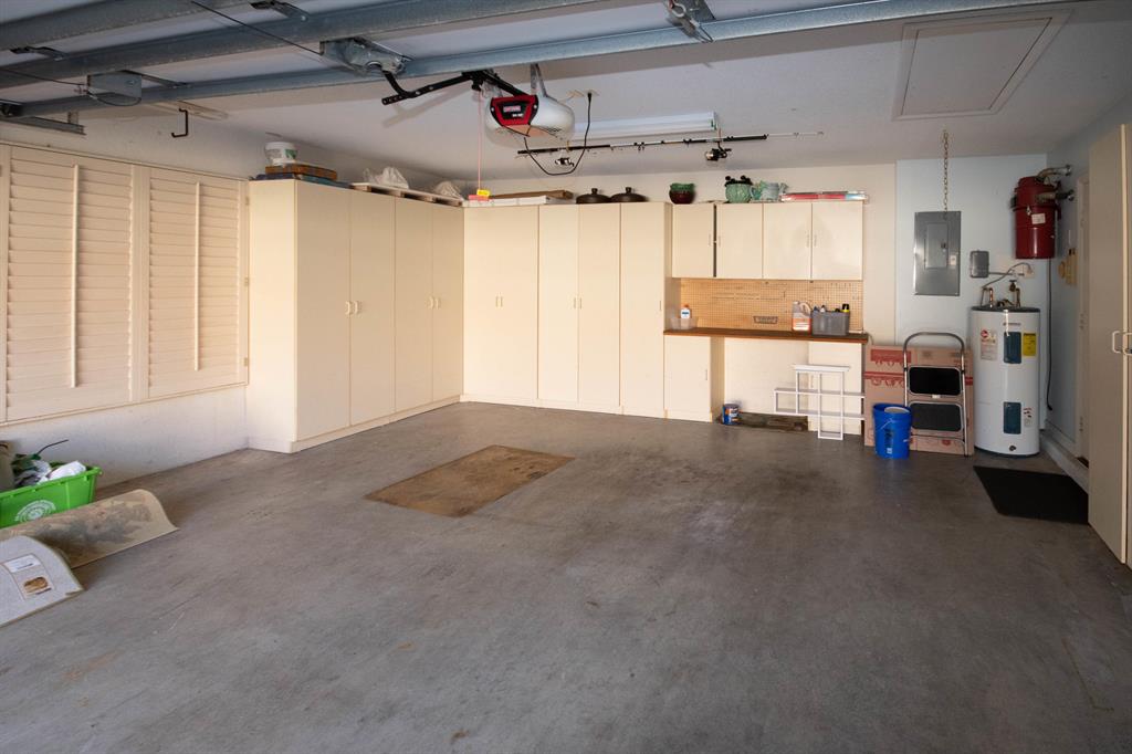 OAKS EAST - Residential