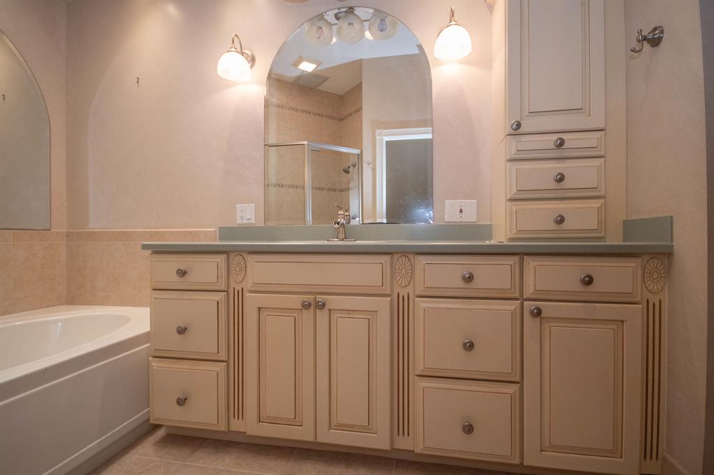 OAKS EAST - Residential