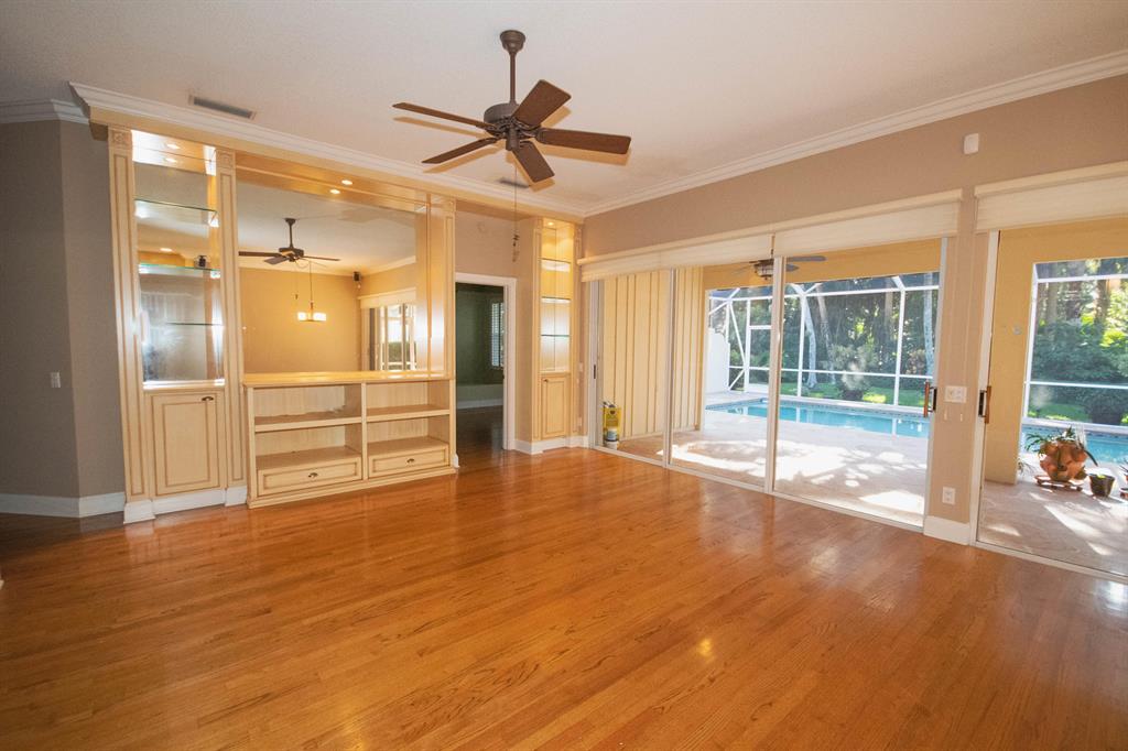 OAKS EAST - Residential