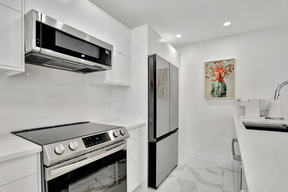 ASHBY D CONDO - Residential