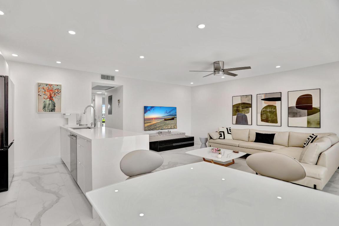 ASHBY D CONDO - Residential