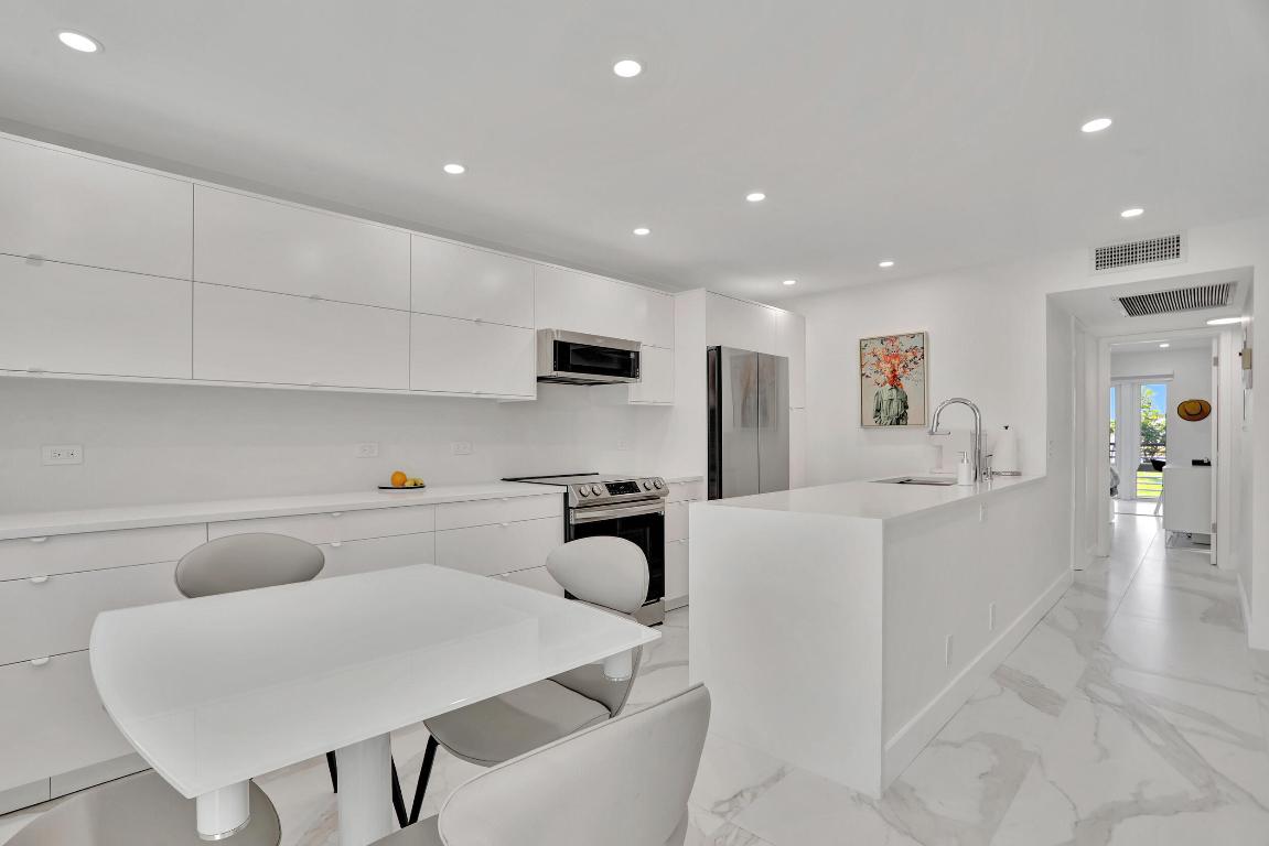 ASHBY D CONDO - Residential