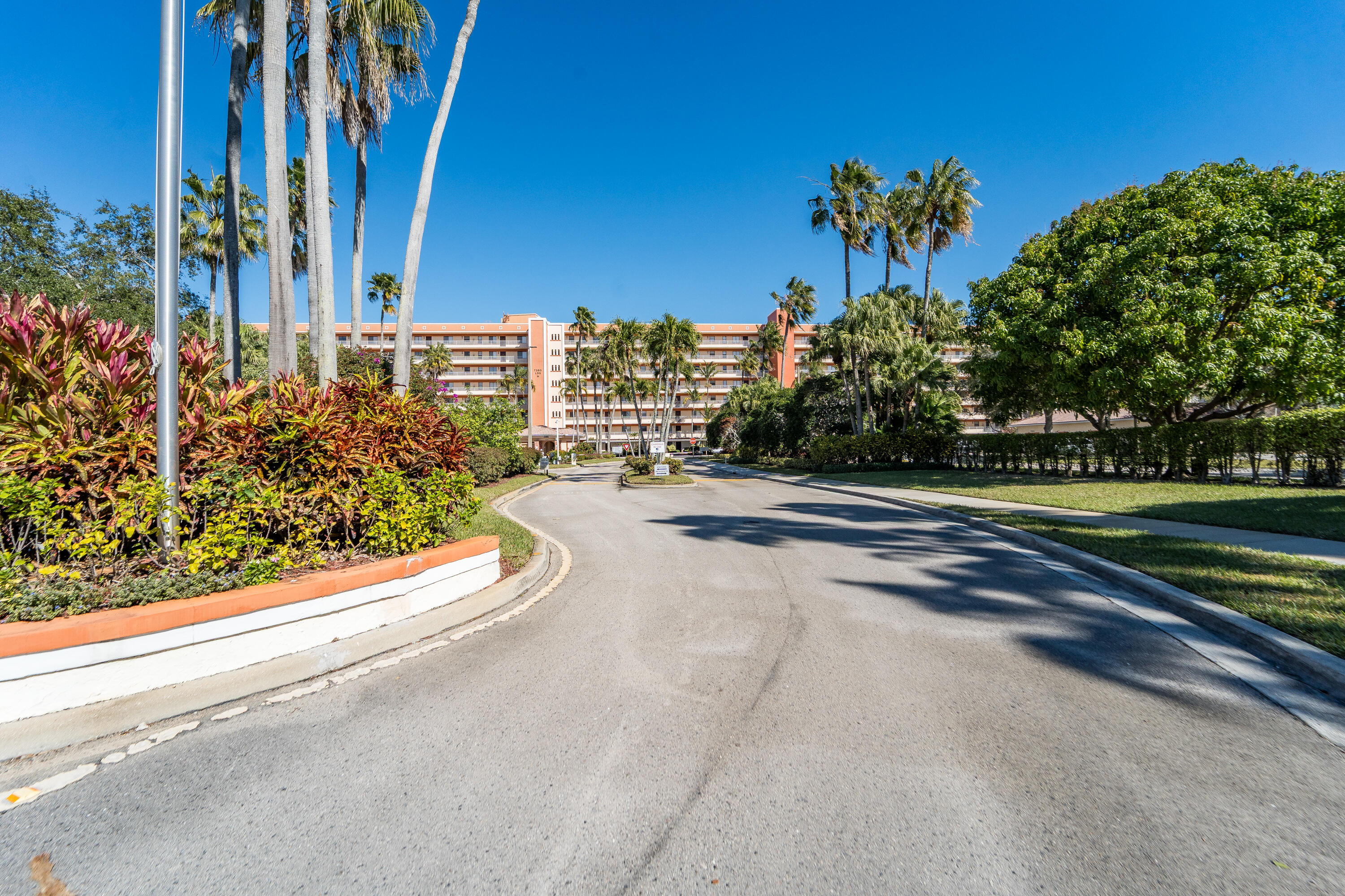 HUNTINGTON TOWERS CONDO - Residential