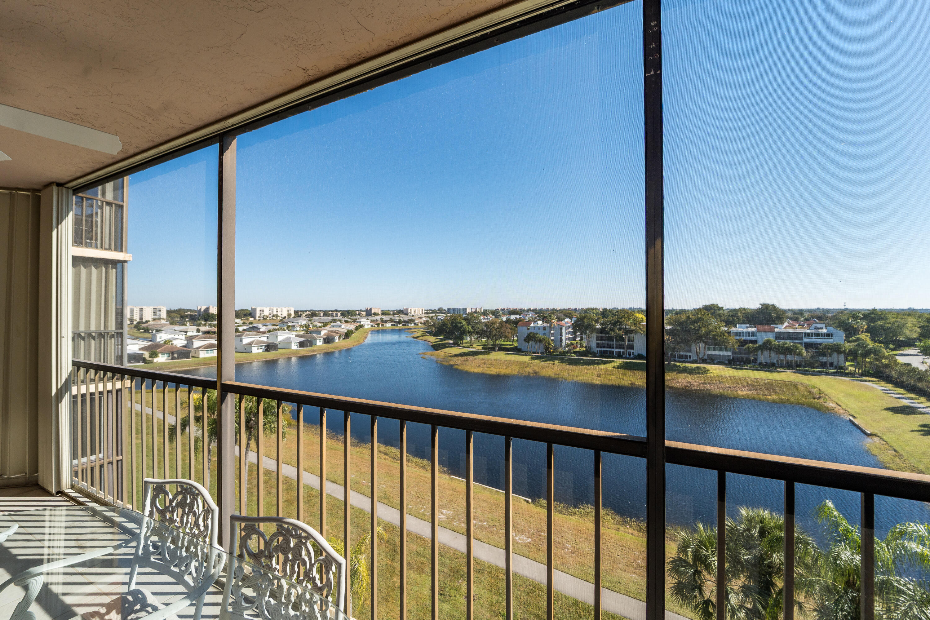 HUNTINGTON TOWERS CONDO - Residential