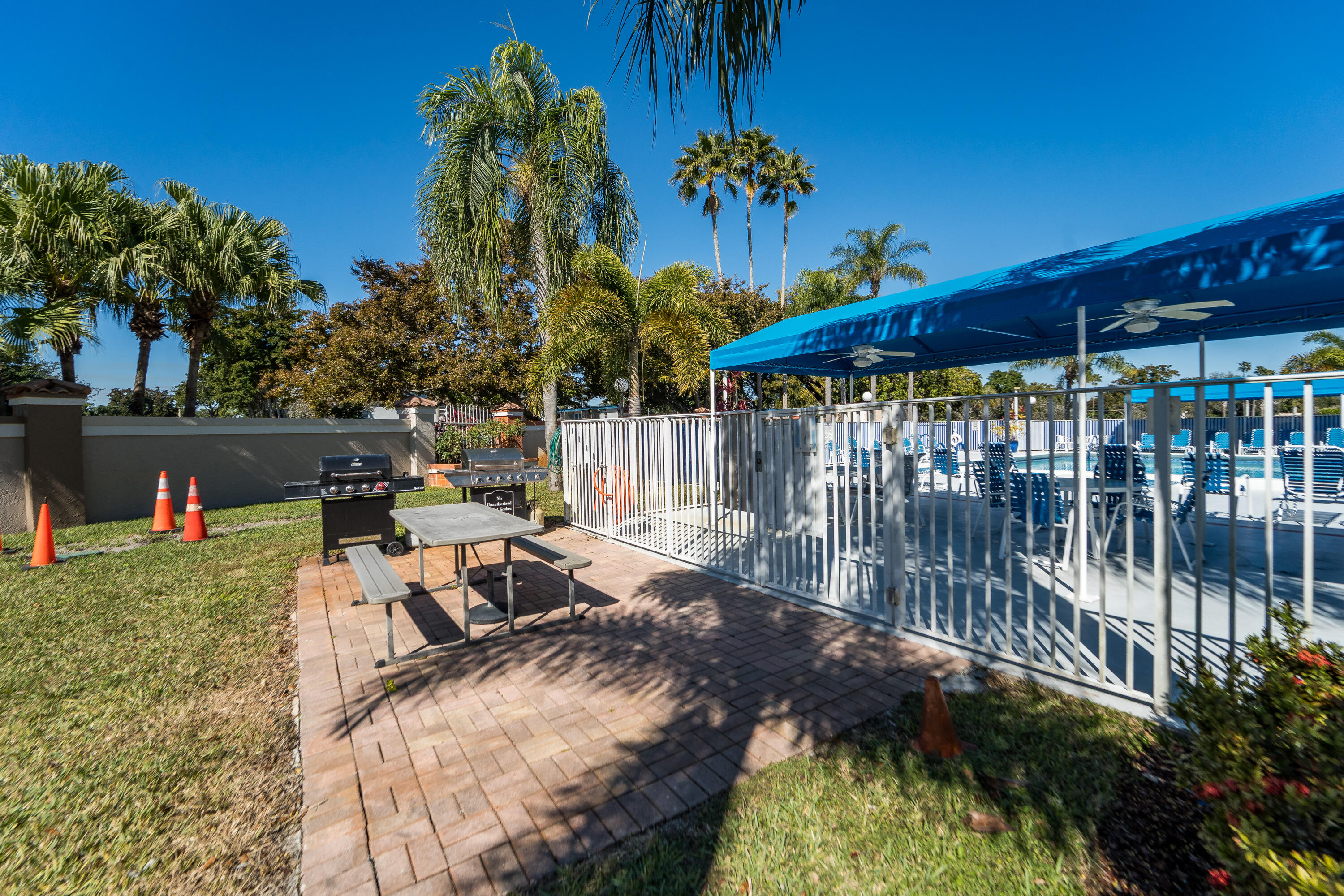 HUNTINGTON TOWERS CONDO - Residential