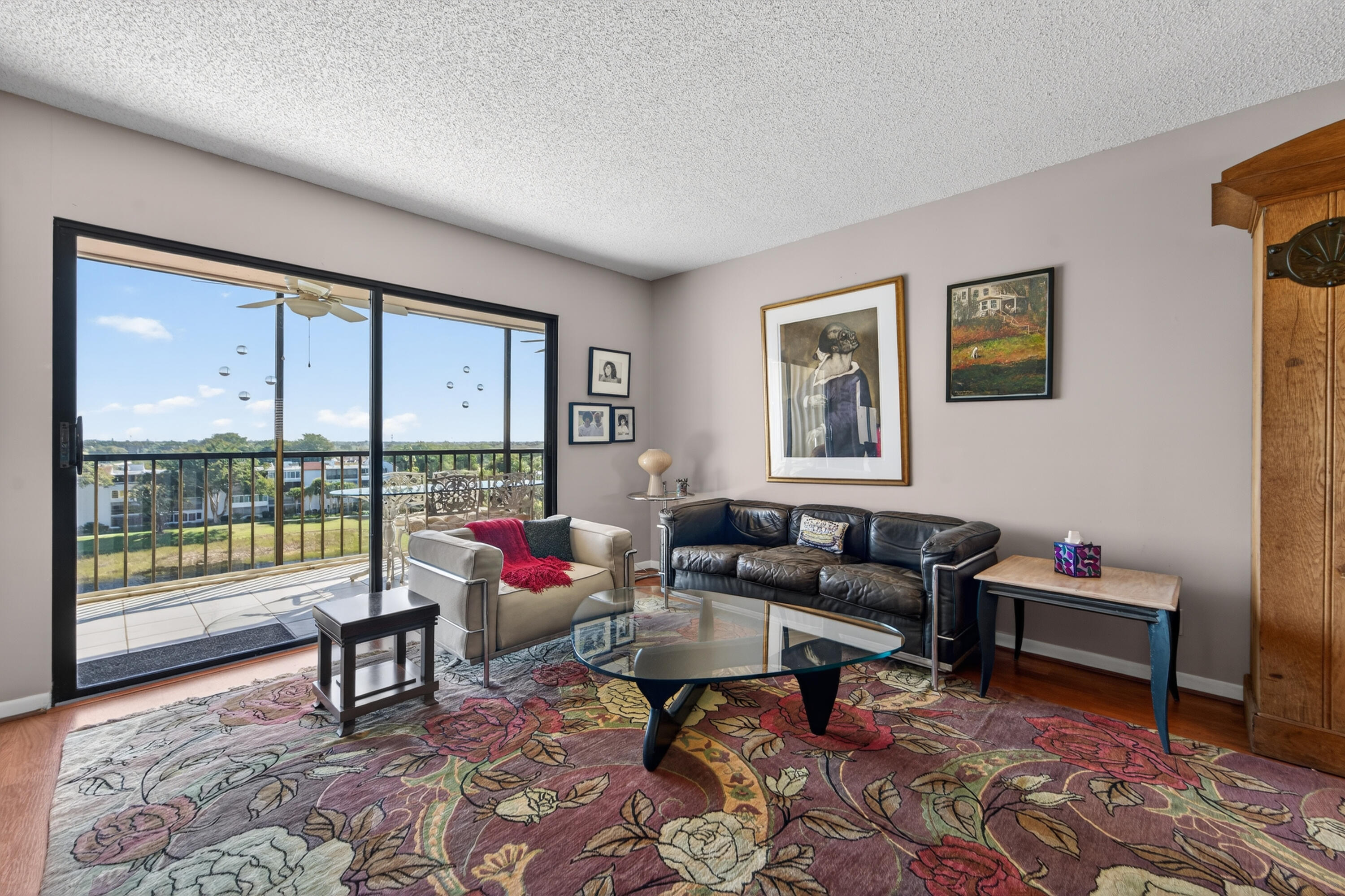 HUNTINGTON TOWERS CONDO - Residential