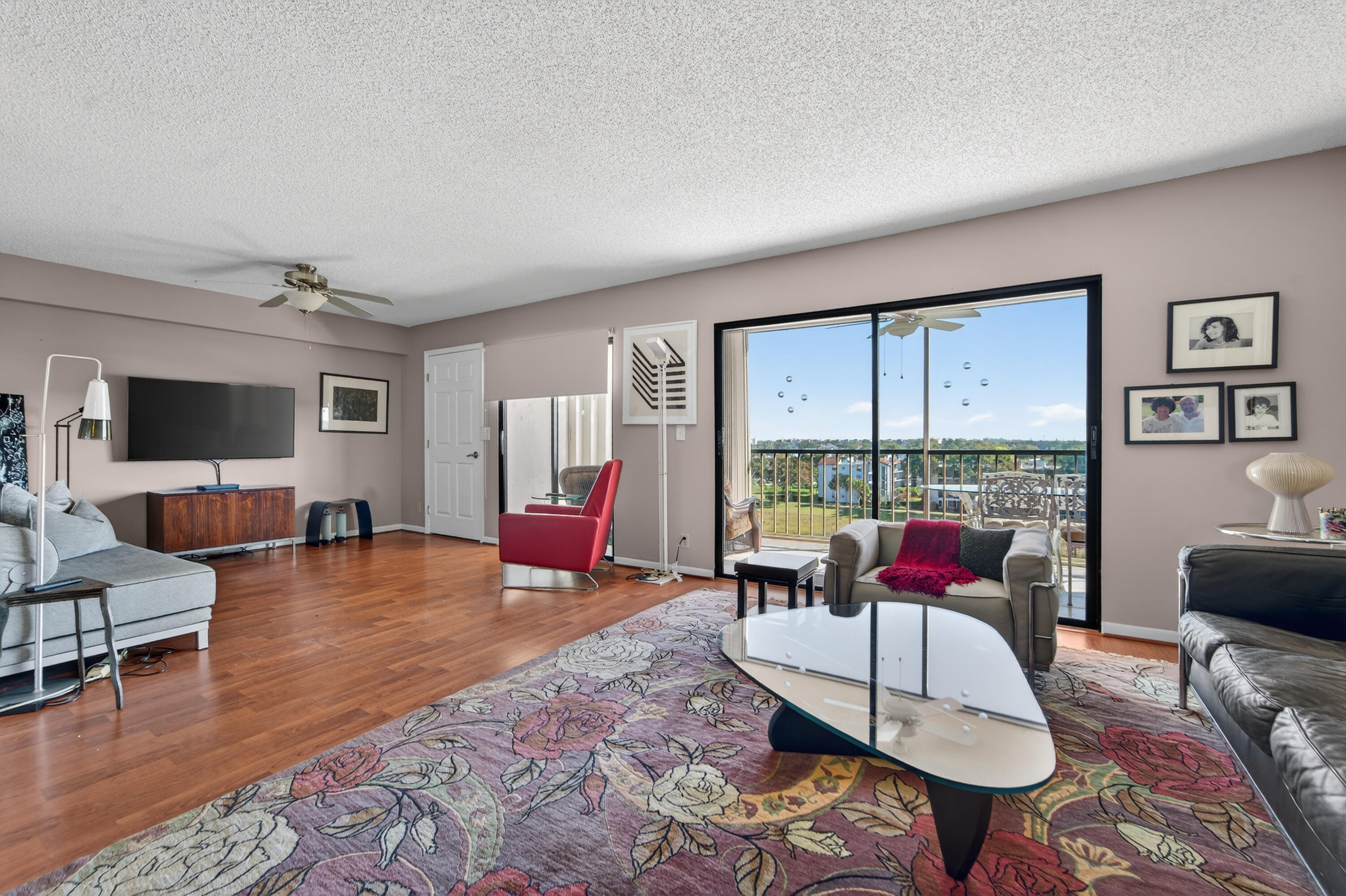 HUNTINGTON TOWERS CONDO - Residential