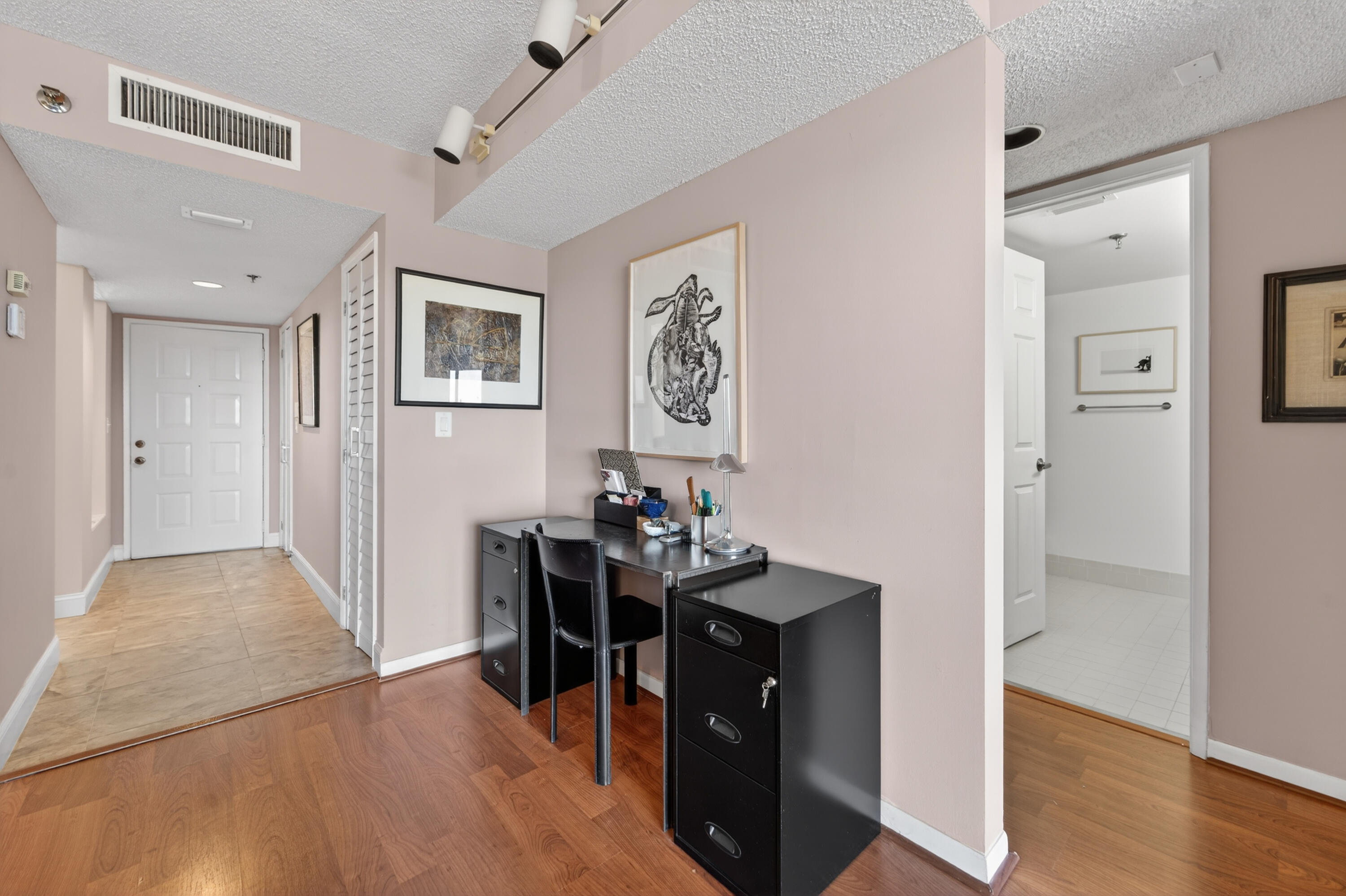 HUNTINGTON TOWERS CONDO - Residential