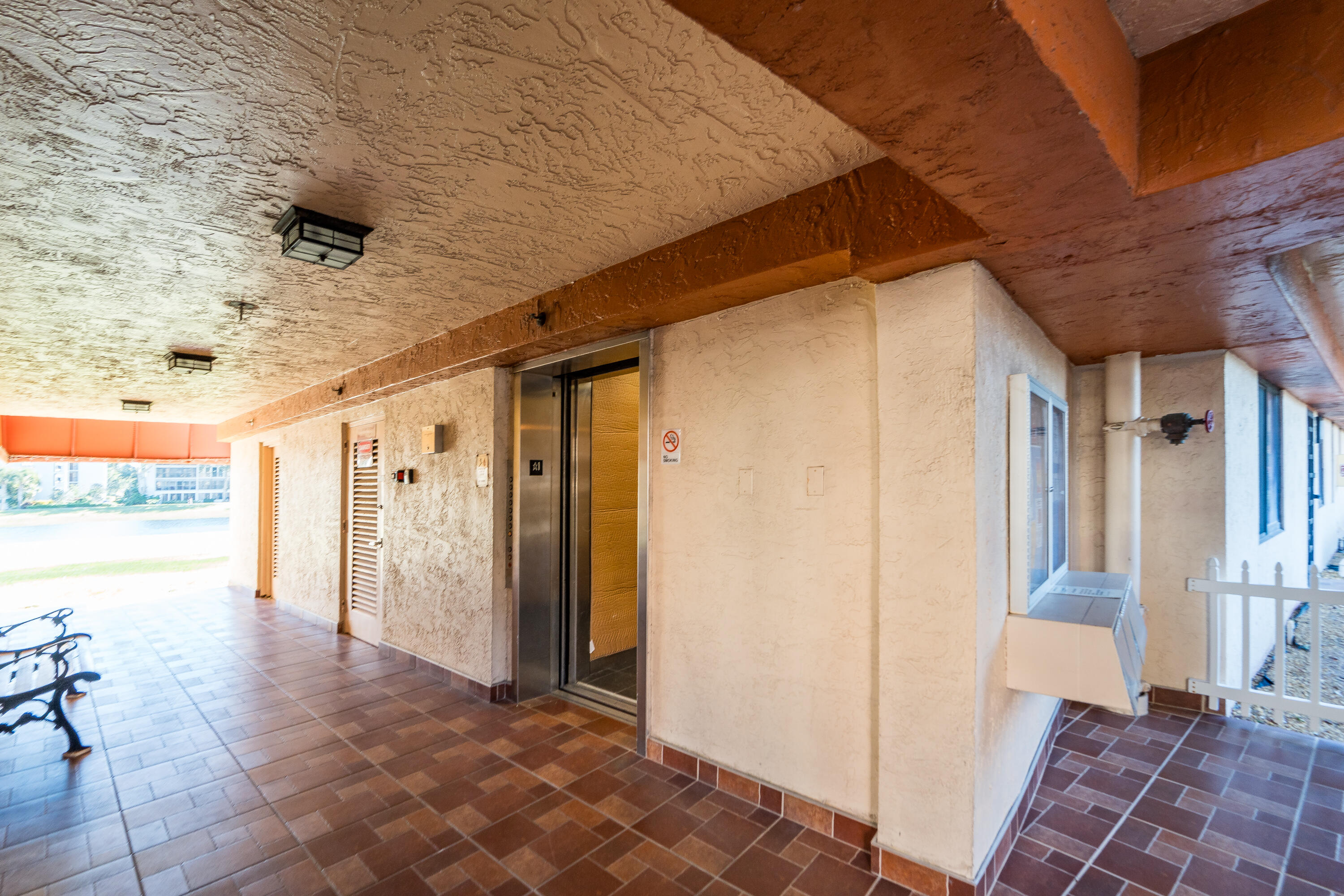 HUNTINGTON TOWERS CONDO - Residential