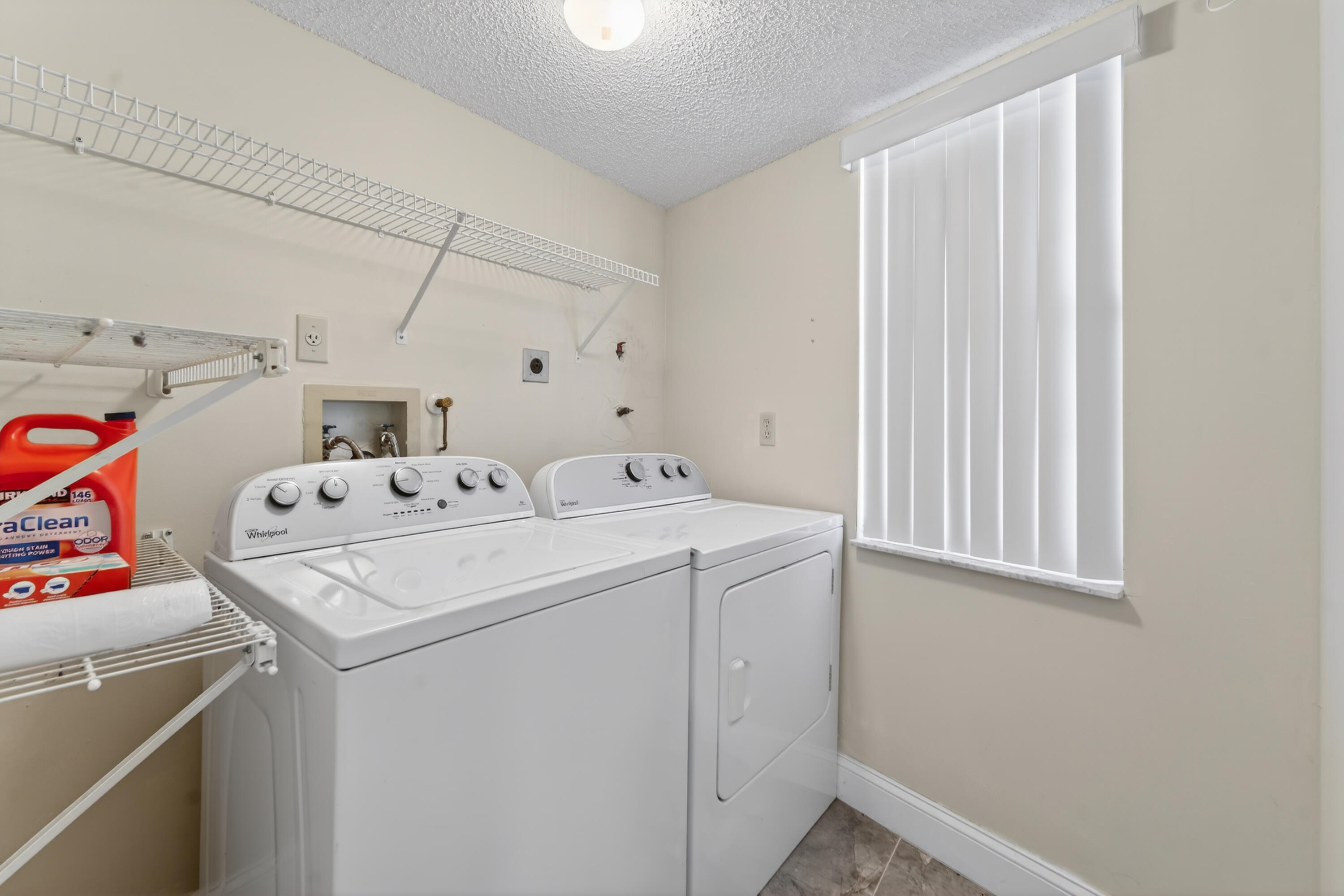 HUNTINGTON TOWERS CONDO - Residential