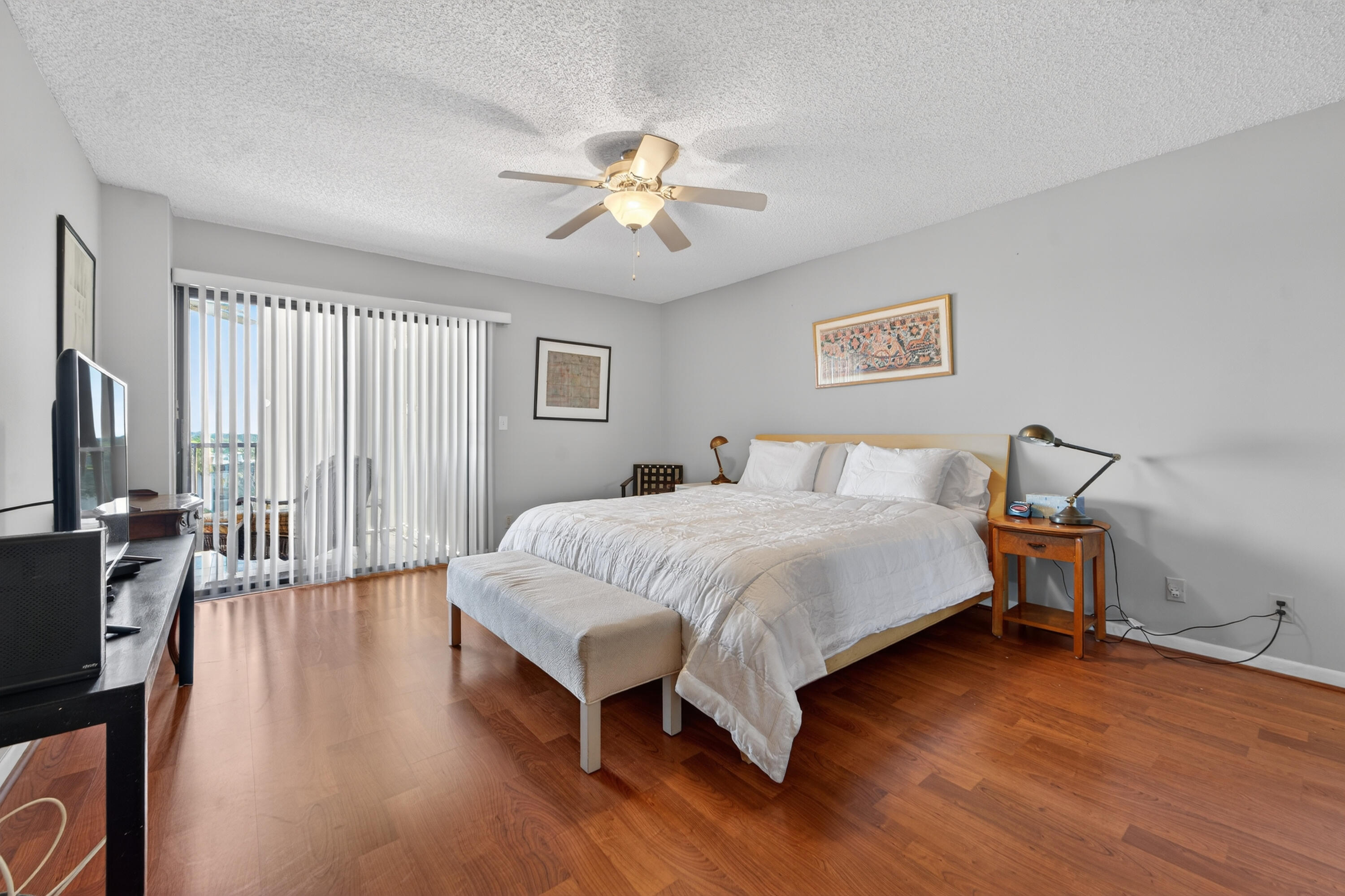 HUNTINGTON TOWERS CONDO - Residential