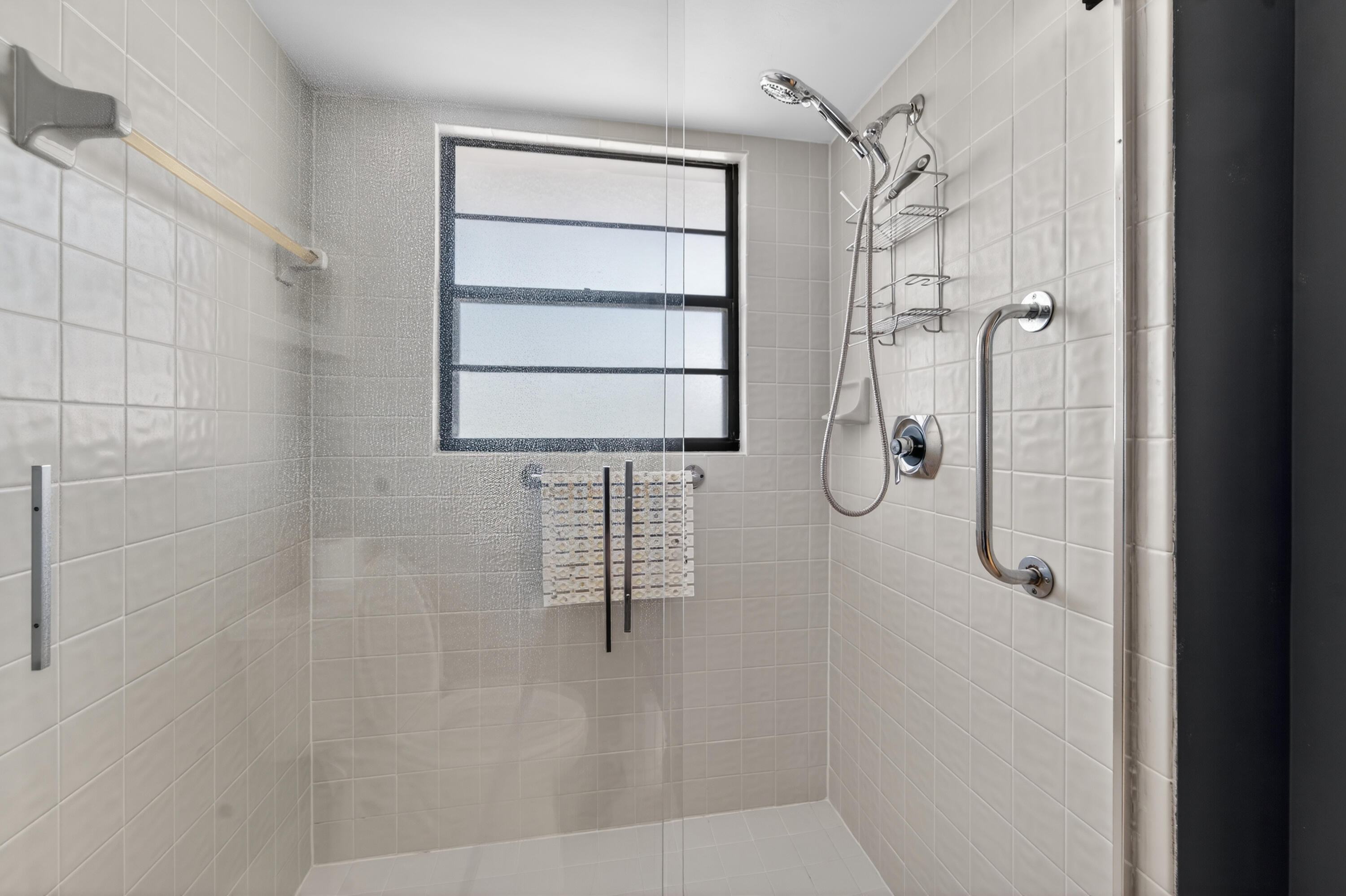 HUNTINGTON TOWERS CONDO - Residential