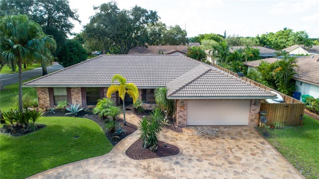 SHADOW WOOD - Residential