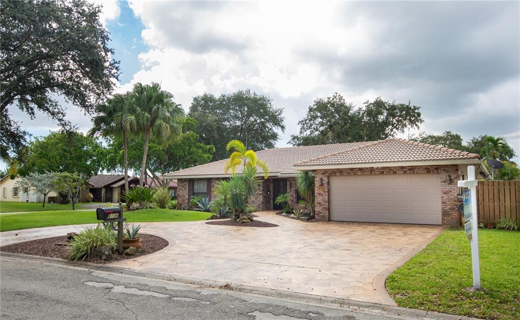 SHADOW WOOD - Residential