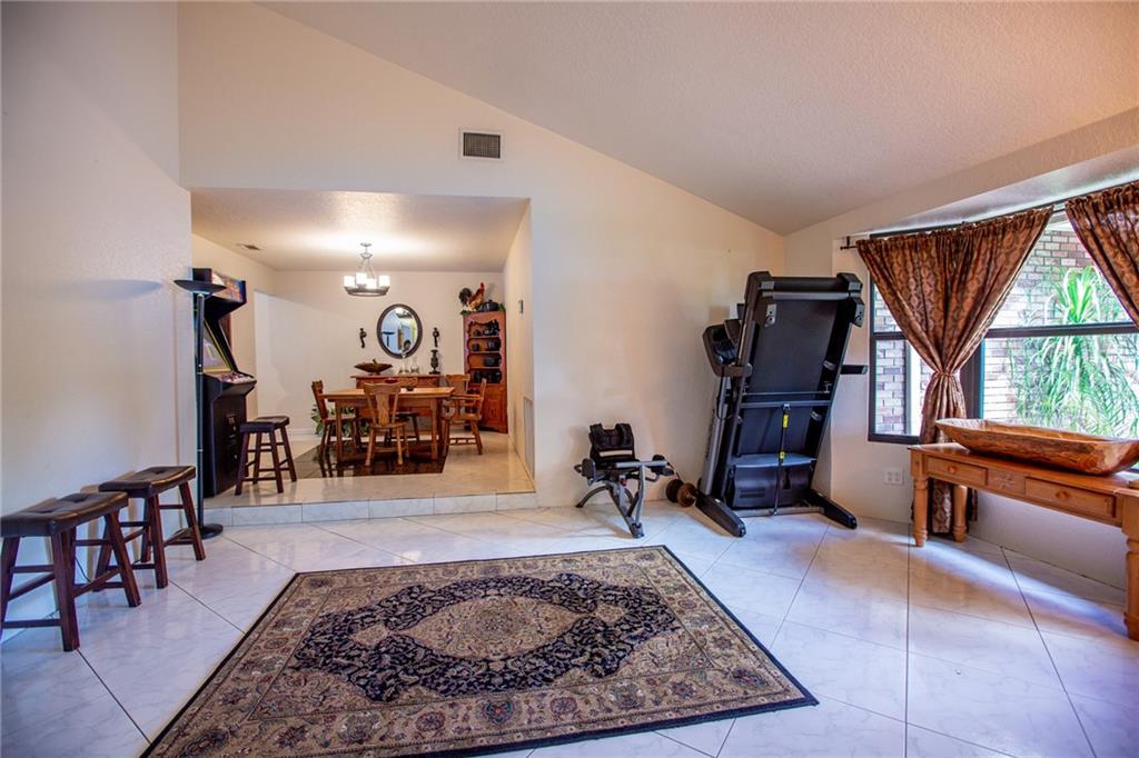 SHADOW WOOD - Residential