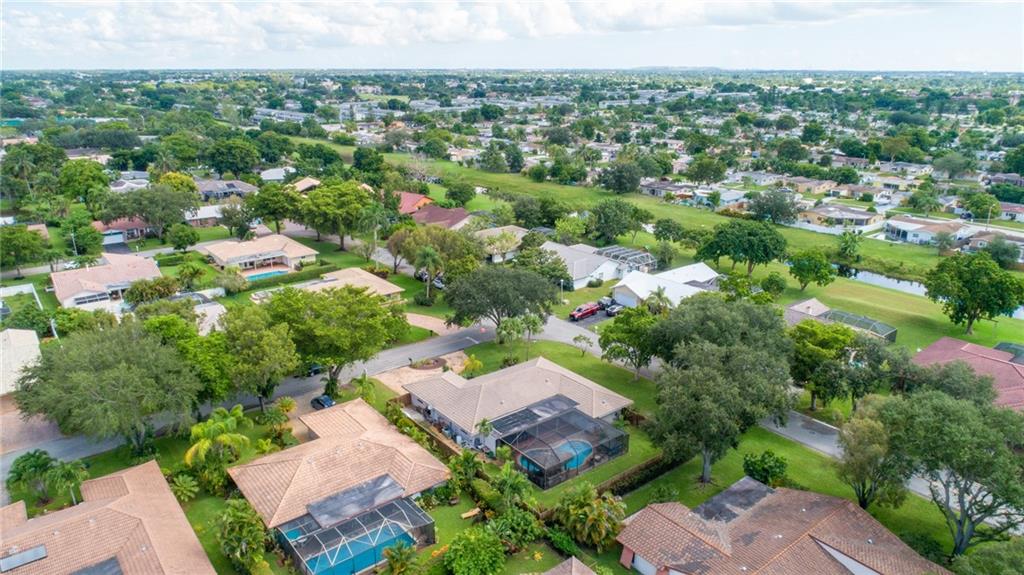 SHADOW WOOD - Residential