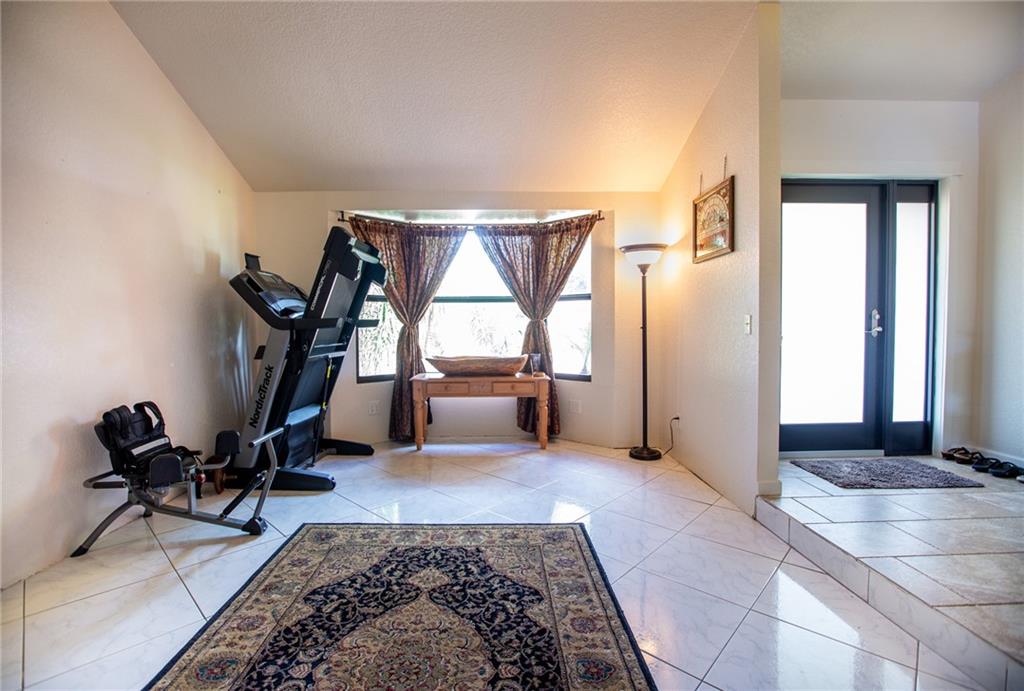 SHADOW WOOD - Residential