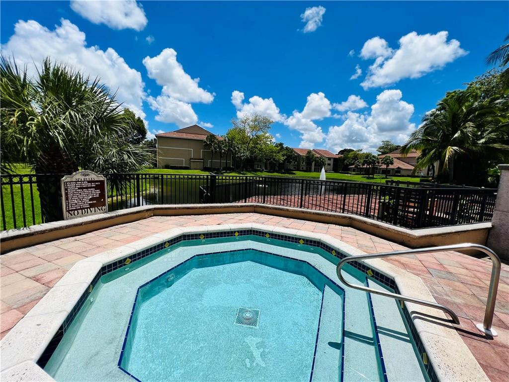 VISCONTI CONDOMINIUM - Residential