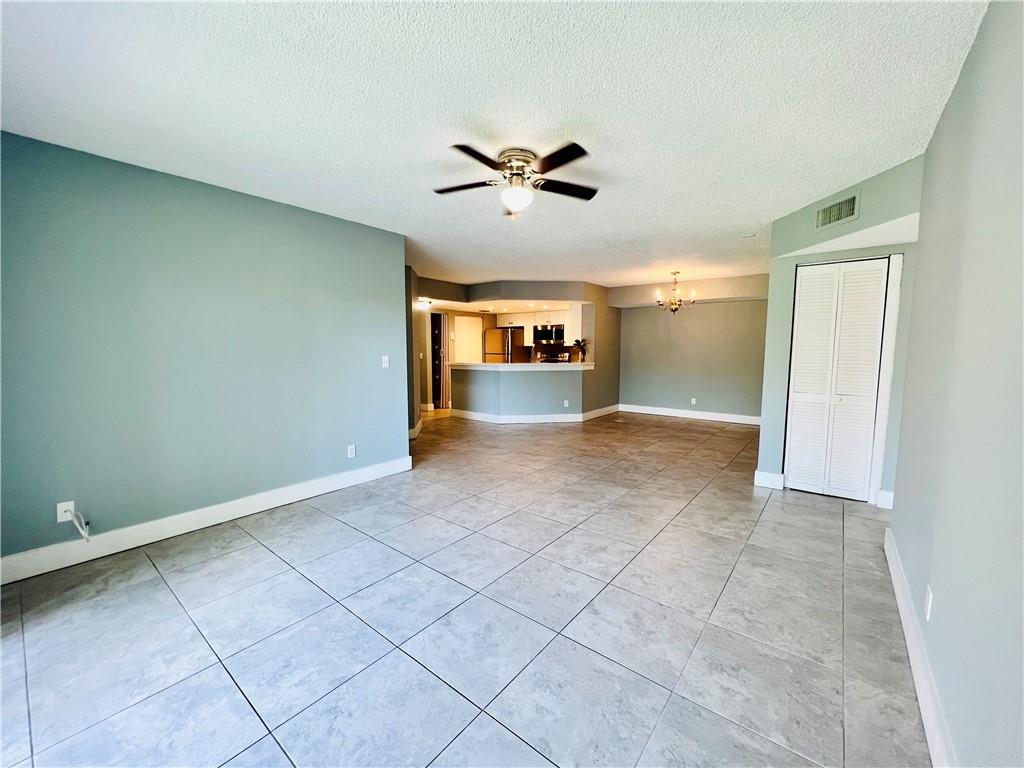 VISCONTI CONDOMINIUM - Residential