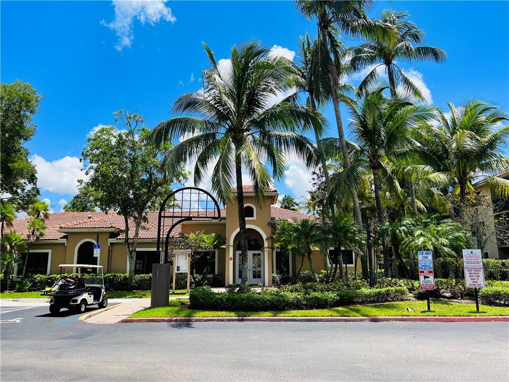 VISCONTI CONDOMINIUM - Residential