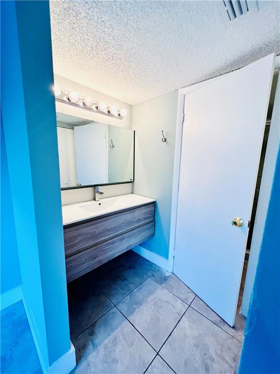 VISCONTI CONDOMINIUM - Residential