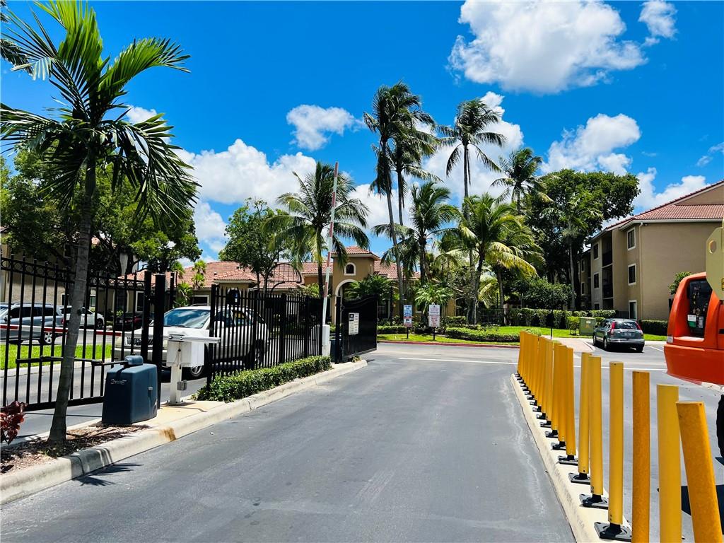 VISCONTI CONDOMINIUM - Residential