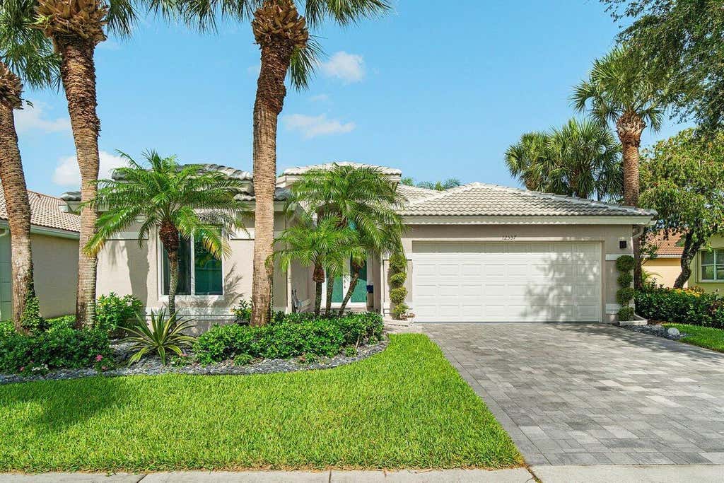 Photo of 12557 Majestic Isles Drive, Boynton Beach, FL 33437 (MLS # R11099322)