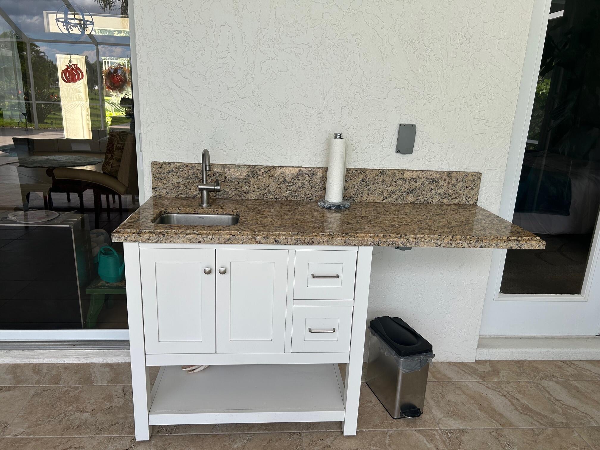 LAKE GROVE - Residential Lease