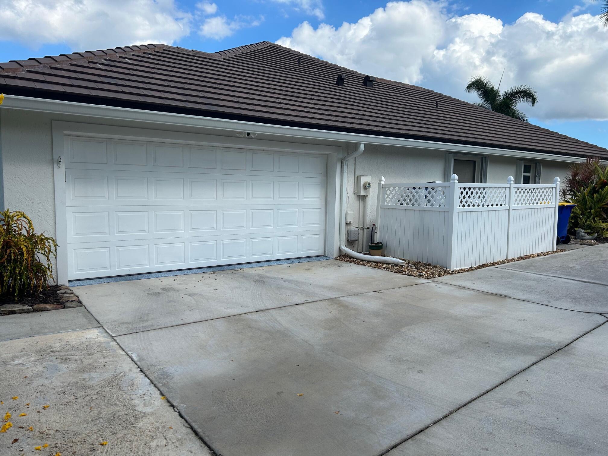 LAKE GROVE - Residential Lease