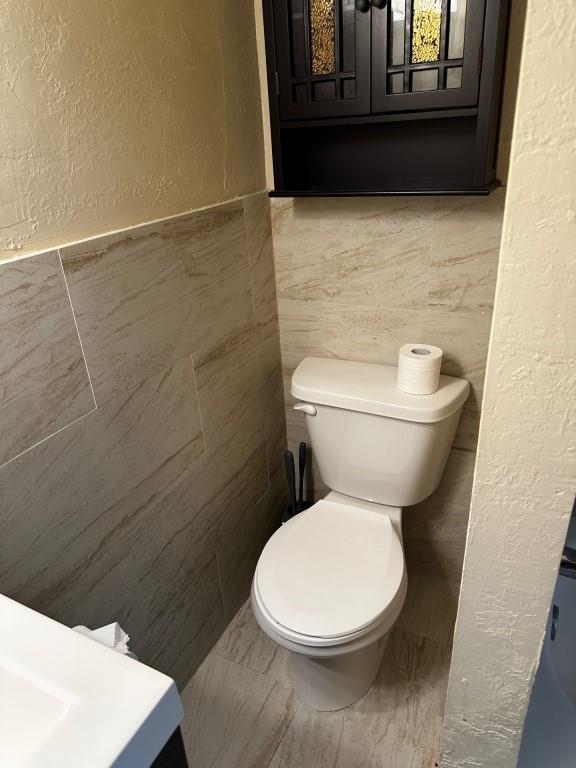 Dixie Way 12-4 B - Residential Lease