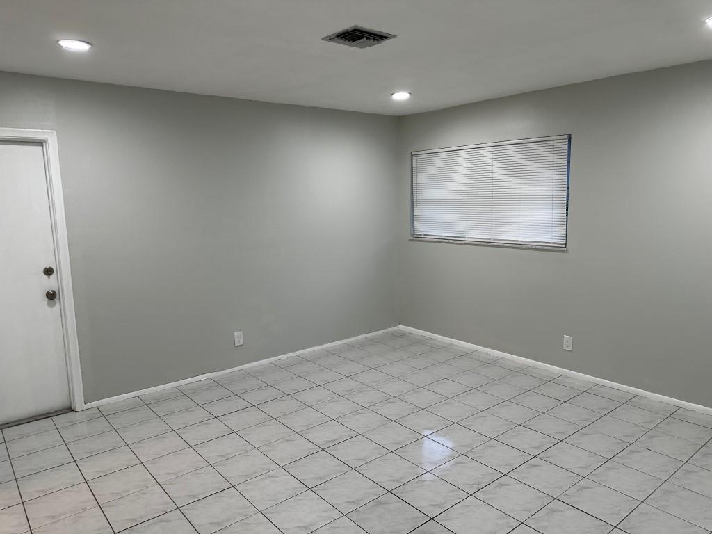 Dixie Way 12-4 B - Residential Lease