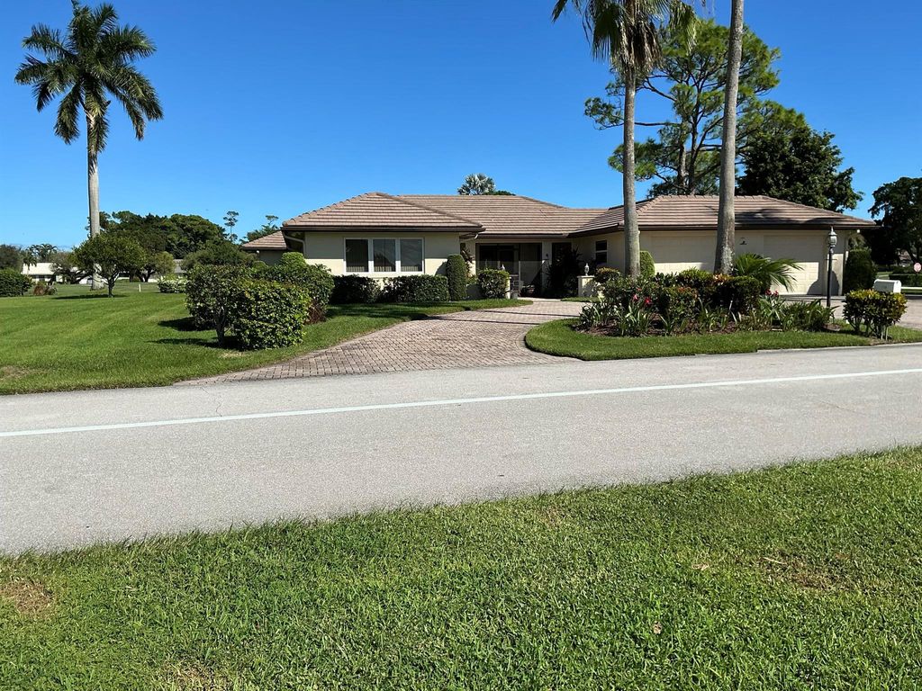 Photo of 11756 N Lake Drive, Boynton Beach, FL 33436 (MLS # R11135725)