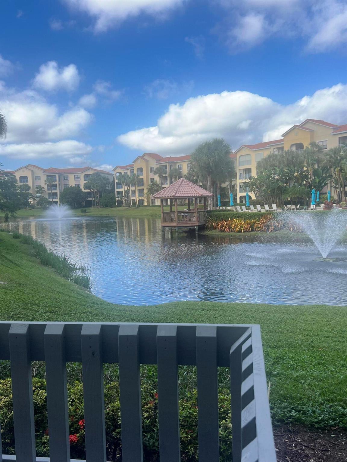 UNO LAGO 6 CONDO - Residential