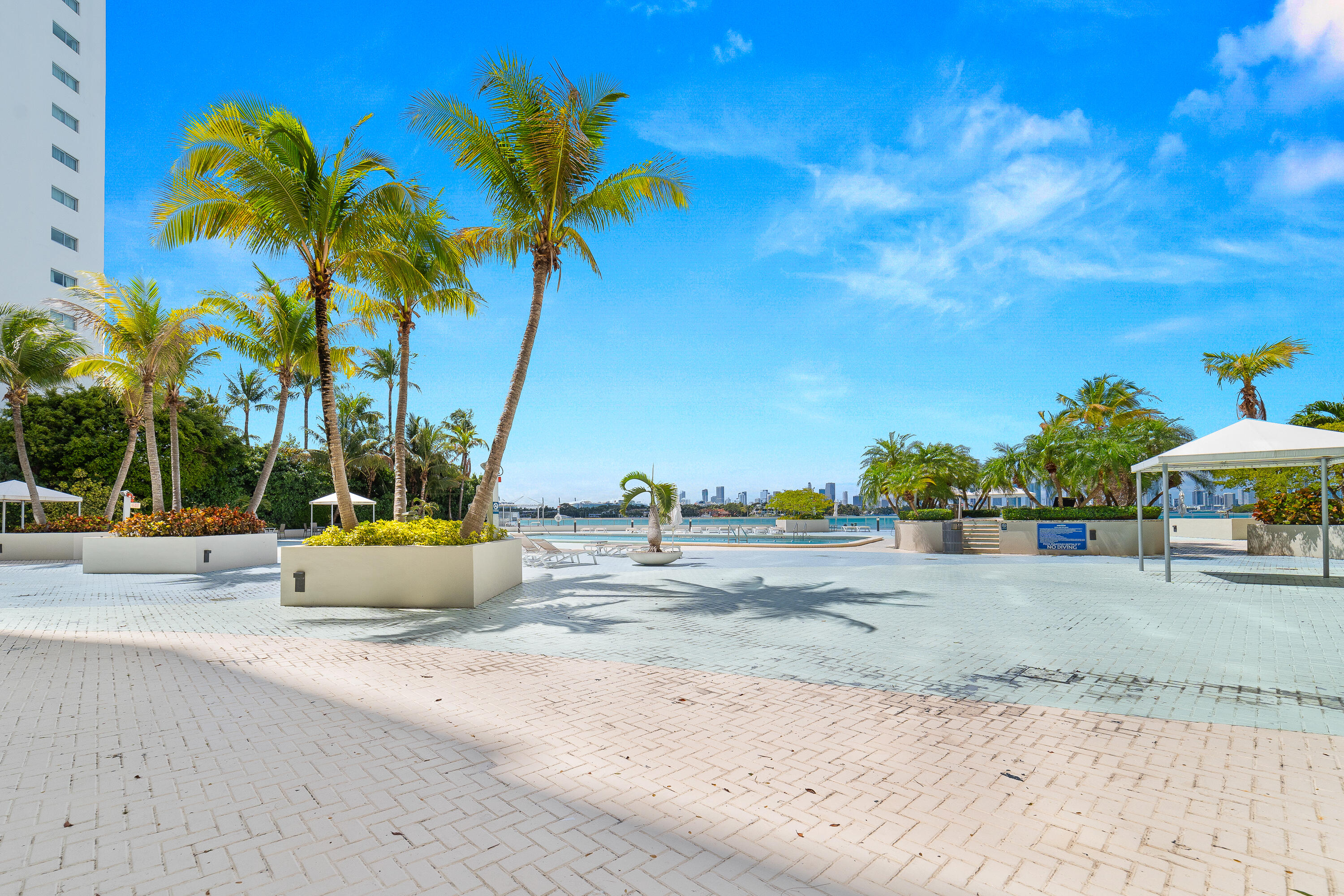 MIRADOR 1200 CONDO - Residential