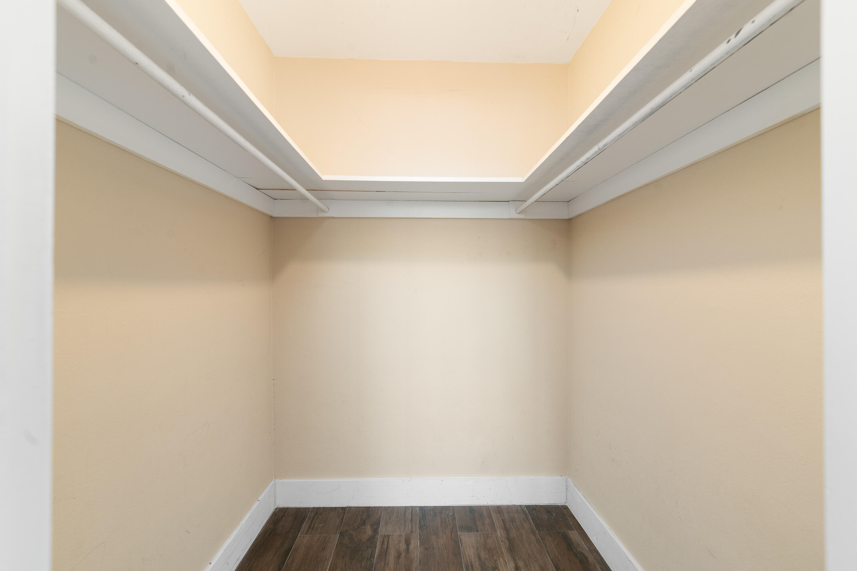 MIRADOR 1200 CONDO - Residential