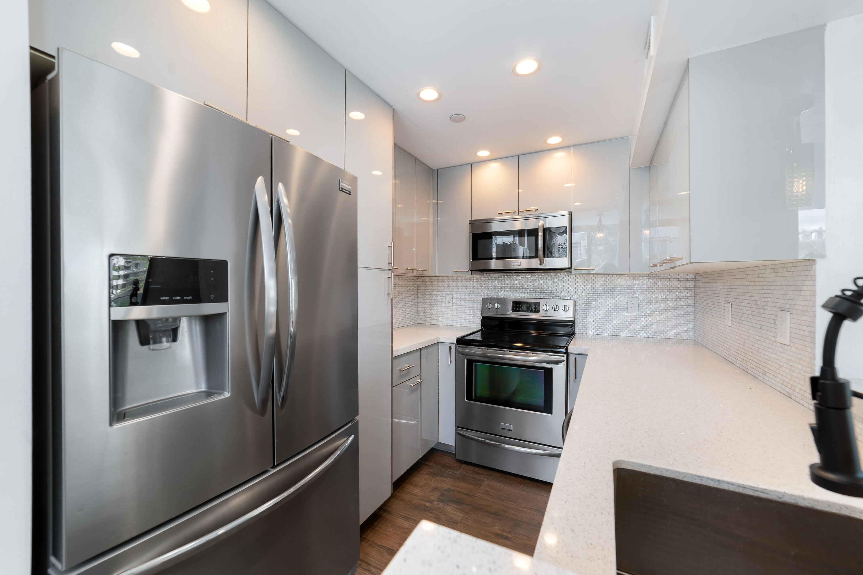 MIRADOR 1200 CONDO - Residential