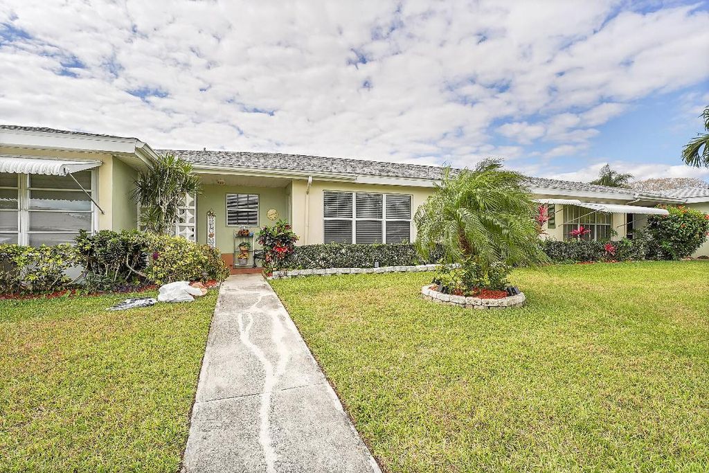 Photo of 907 Savannas Point Drive #B, Fort Pierce, FL 34982 (MLS # R10976600)